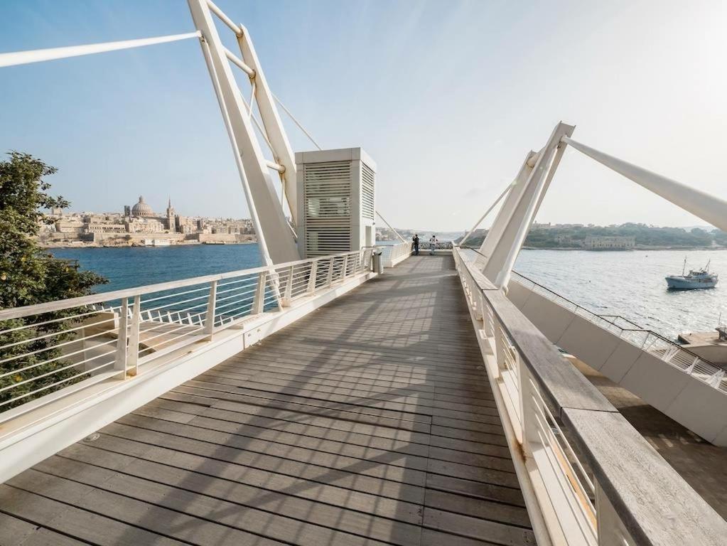 Modern 1Br Apartment In Central St Julian'S Saint Julian's Екстериор снимка